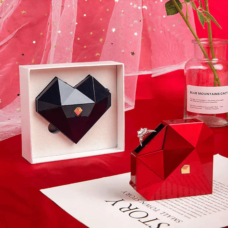 HEART-SHAPED DIAMOND JEWELRY BOX