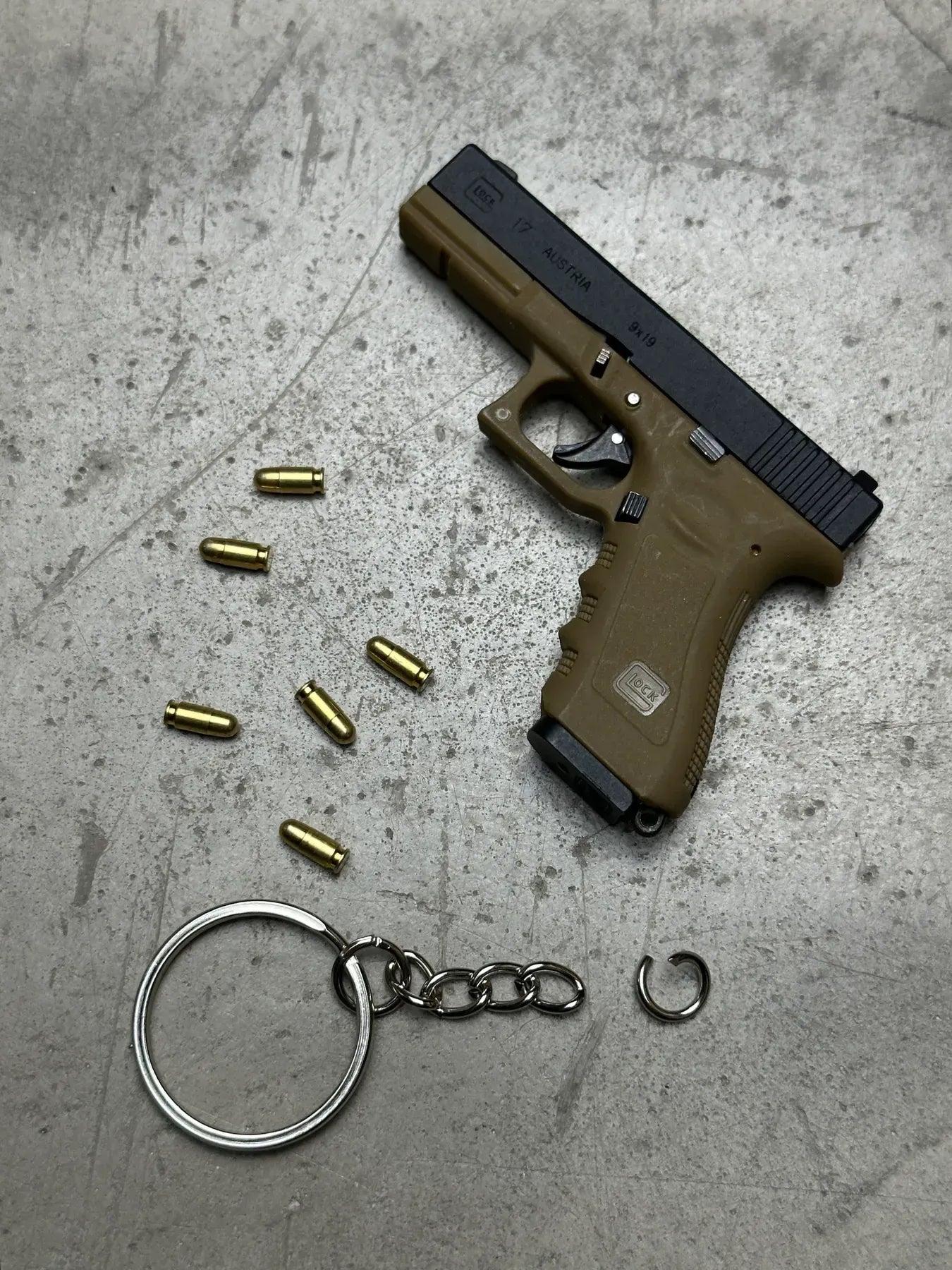 Glock 17 Ejection Detachable Keychain