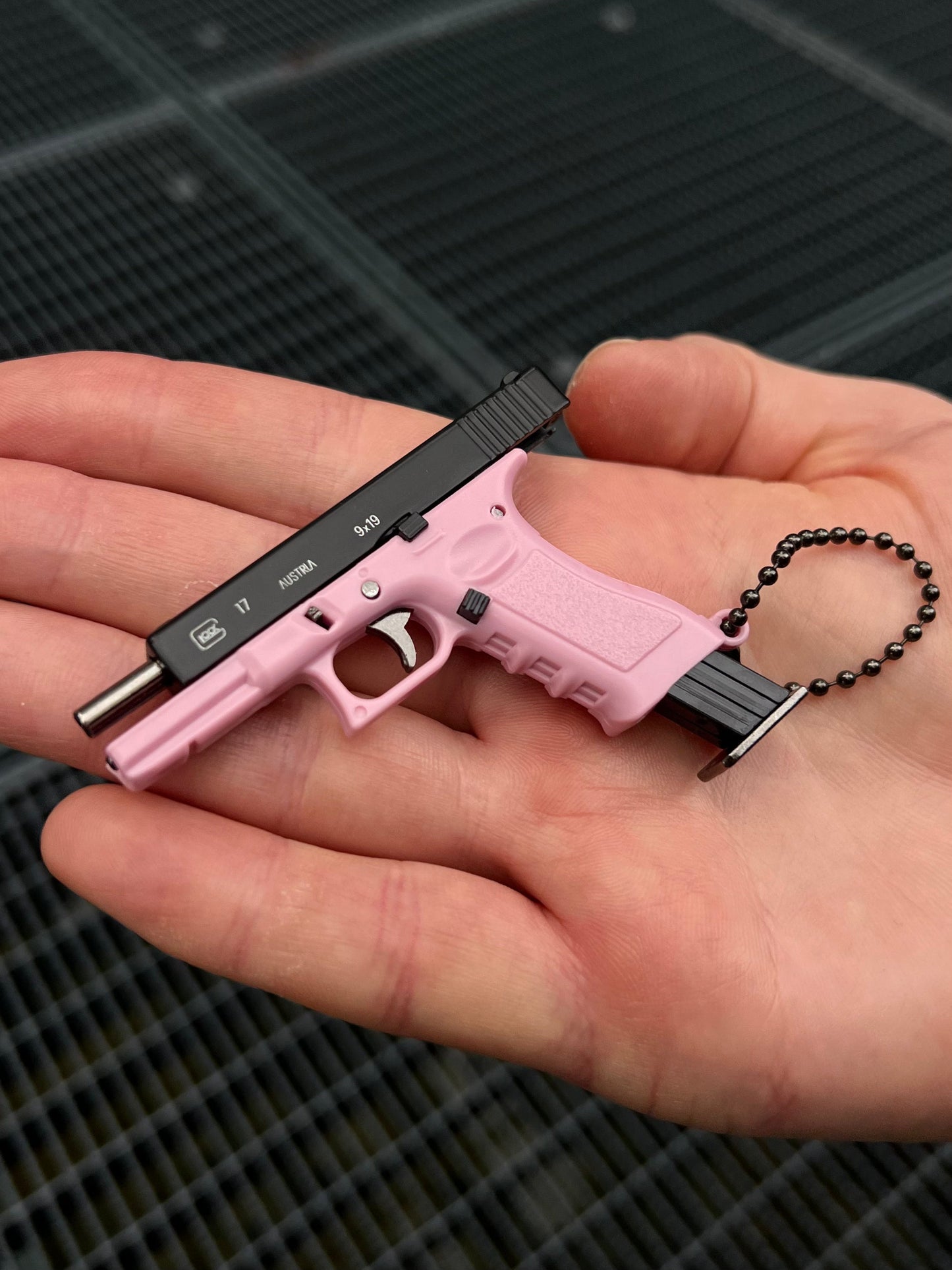 Glock 17 Detachable Keychain