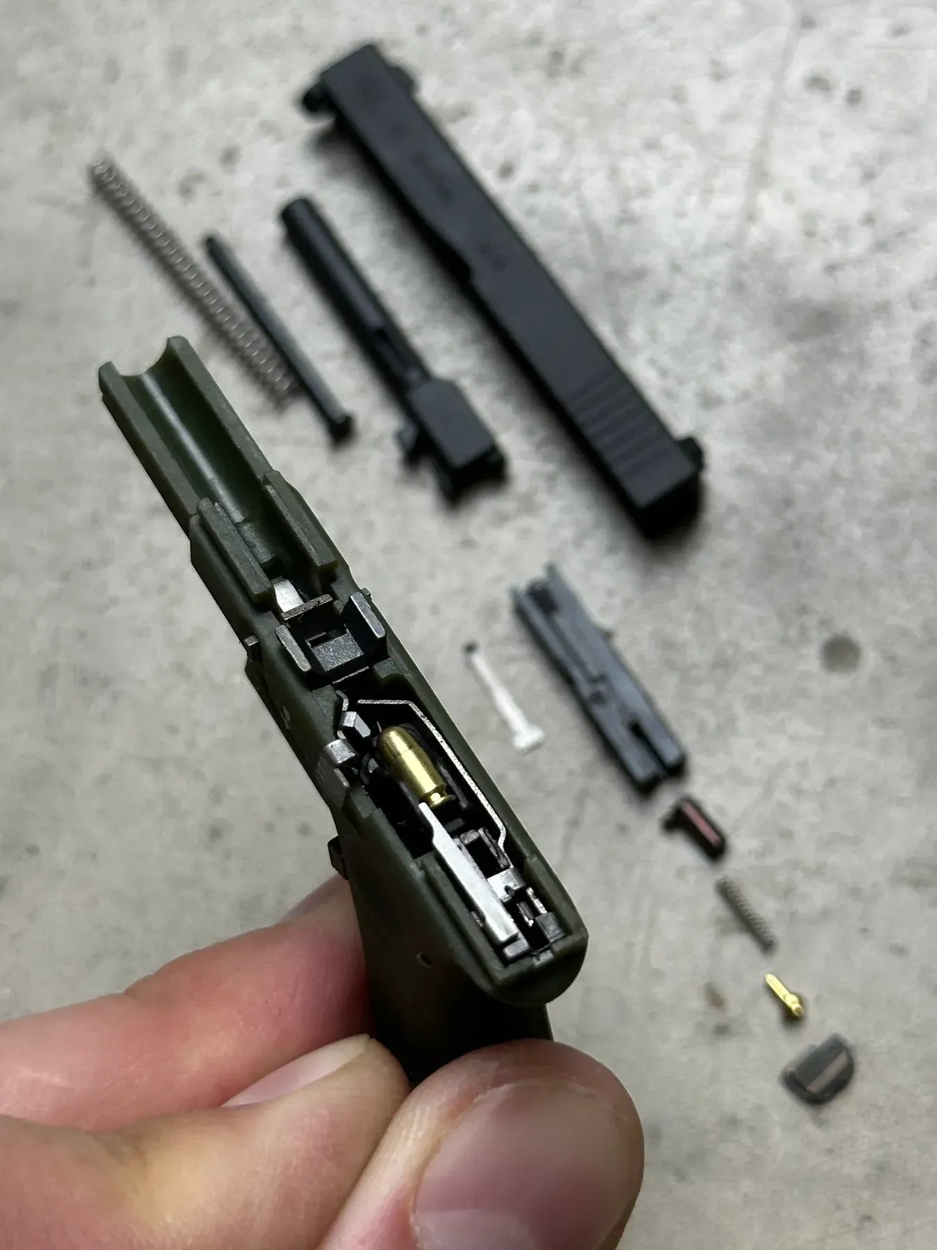 Glock 17 Ejection Detachable Keychain