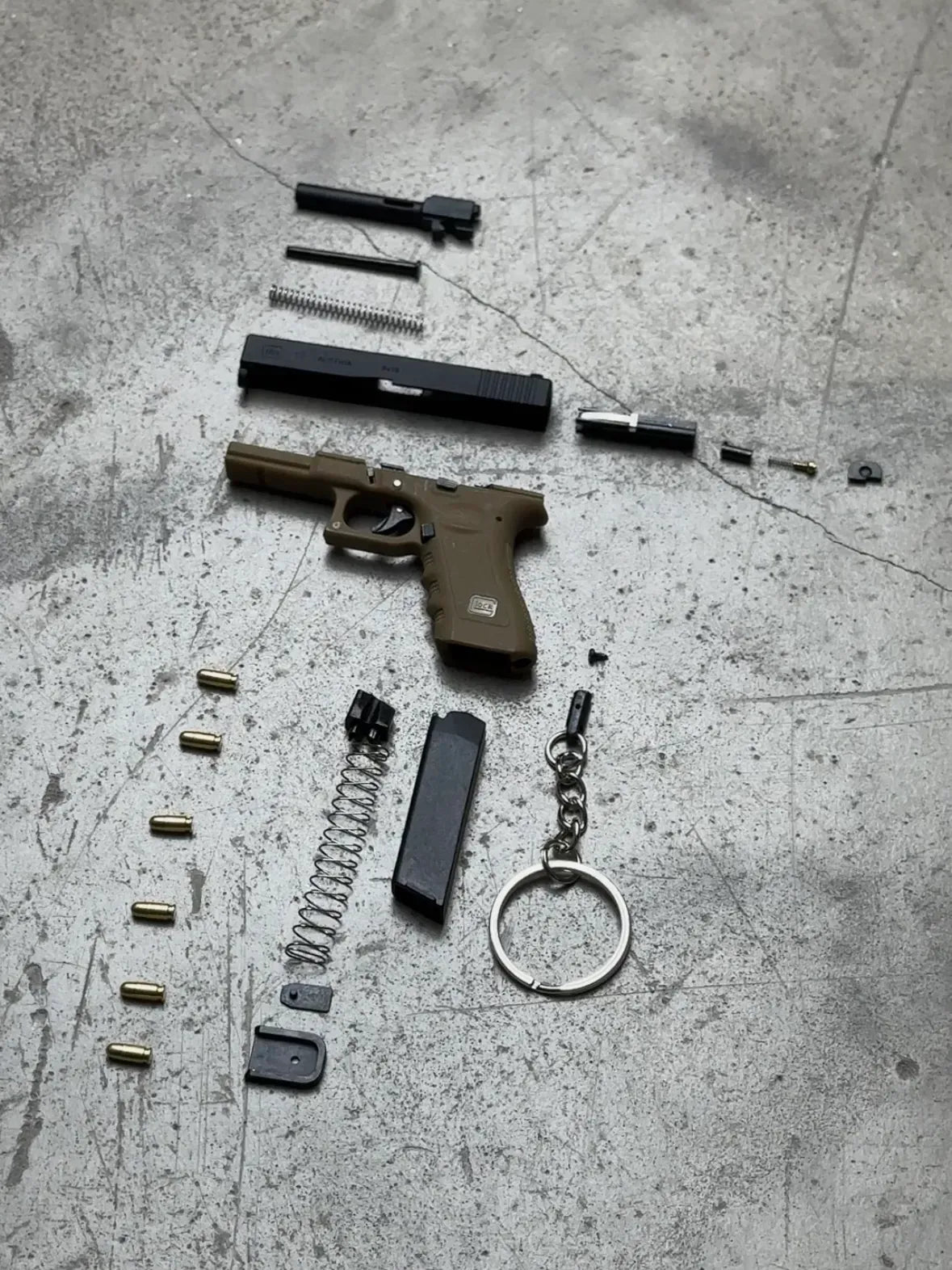 Glock 17 Ejection Detachable Keychain