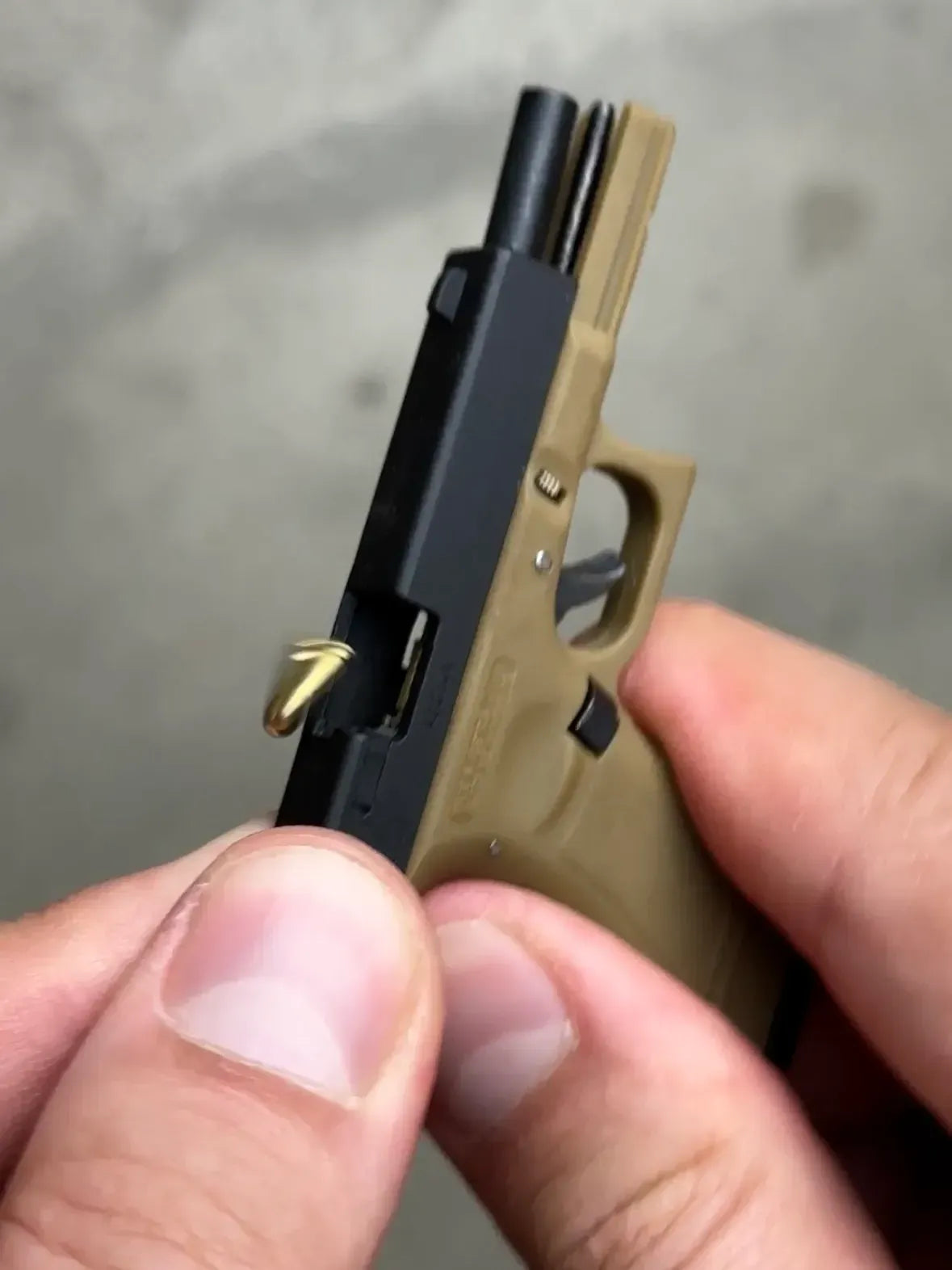 Glock 17 Ejection Detachable Keychain