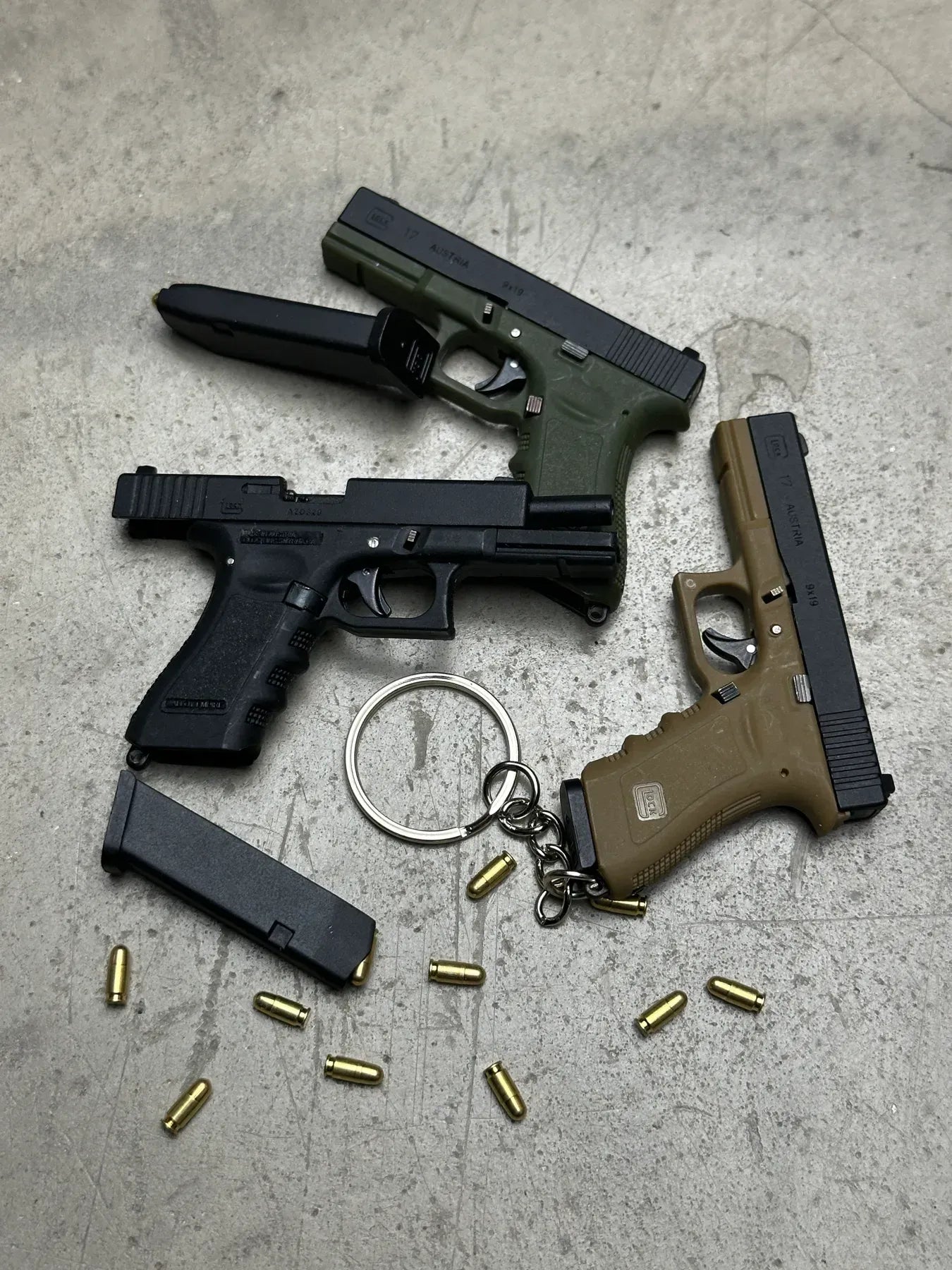 Glock 17 Ejection Detachable Keychain